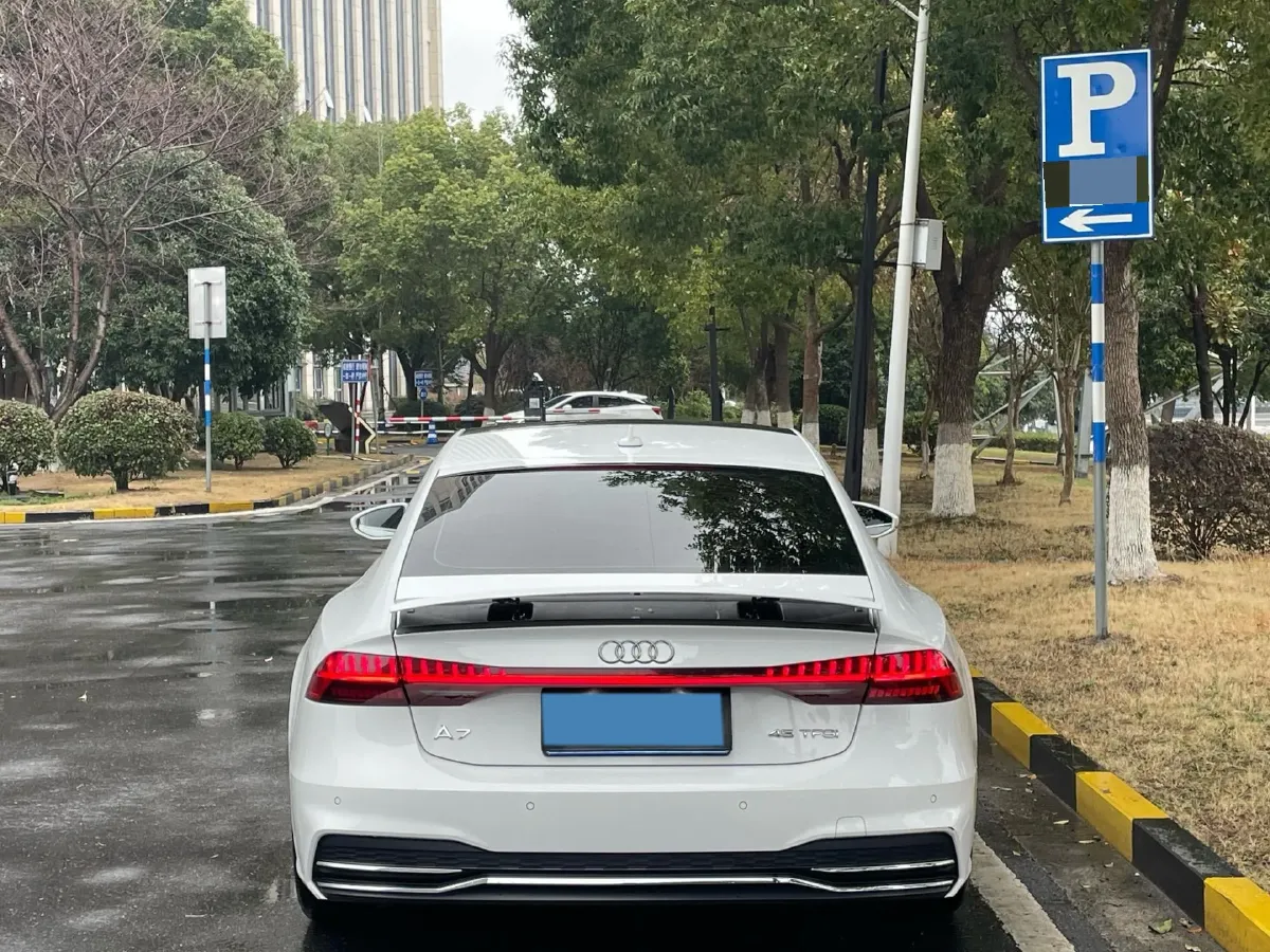 2020 Audi A7 2.0T 245HP L4 7DCT,autocango,china used car exporter,china ev exporter,chinese used car exporter,chinese used ev exporter