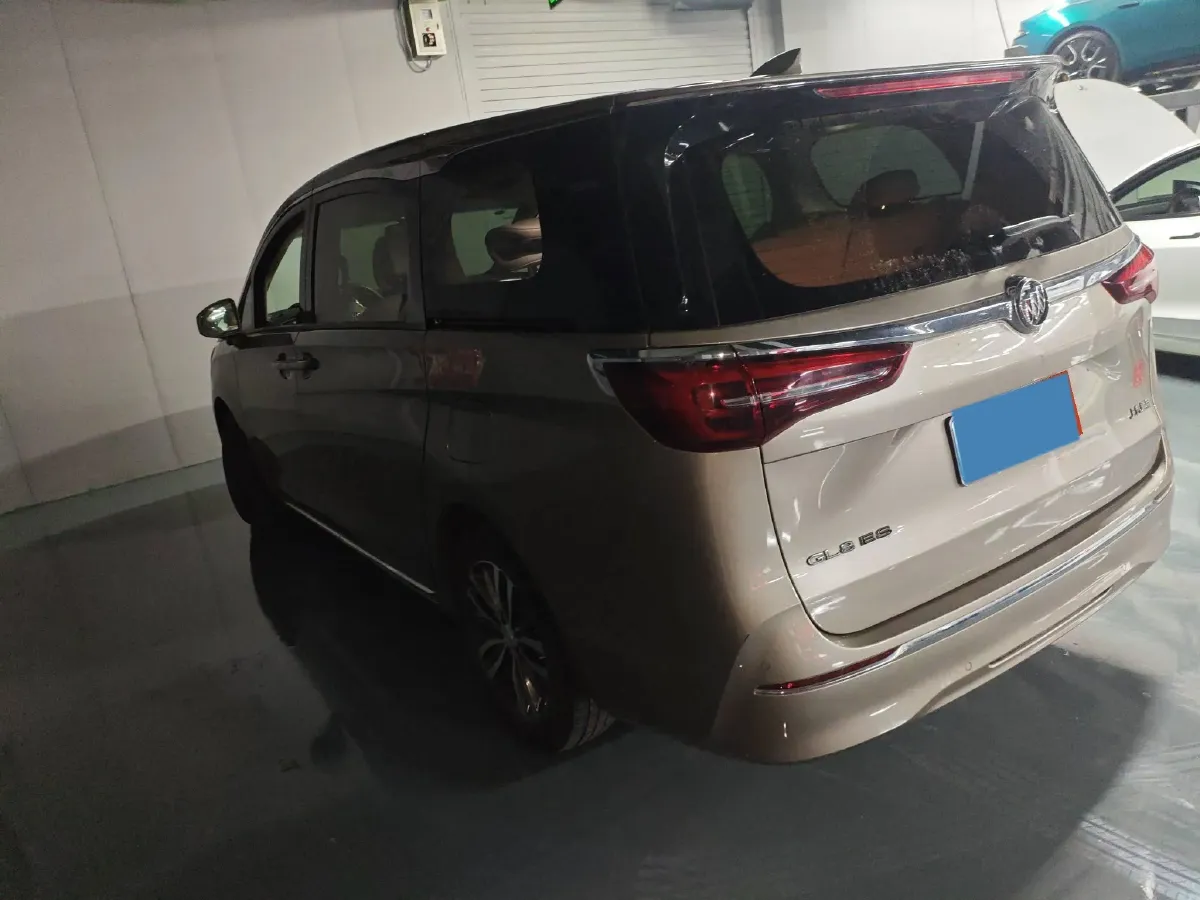 2023 Buick GL8 2.0T 237HP L4 9AT,autocango,china used car exporter,china ev exporter,chinese used car exporter,chinese used ev exporter
