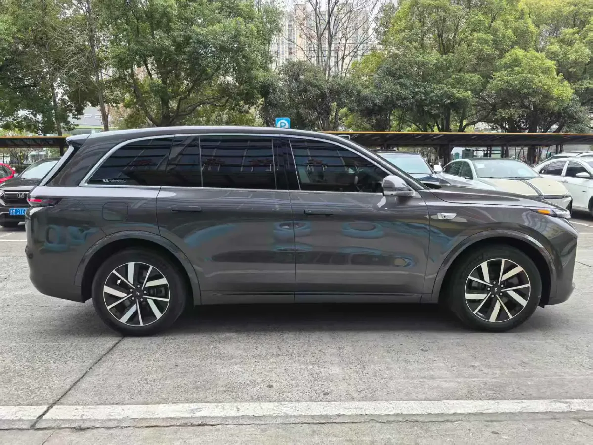 2023 Li L8 Range Extended 154HP REEV 40.9KWH,autocango,china used car exporter,china ev exporter,chinese used car exporter,chinese used ev exporter
