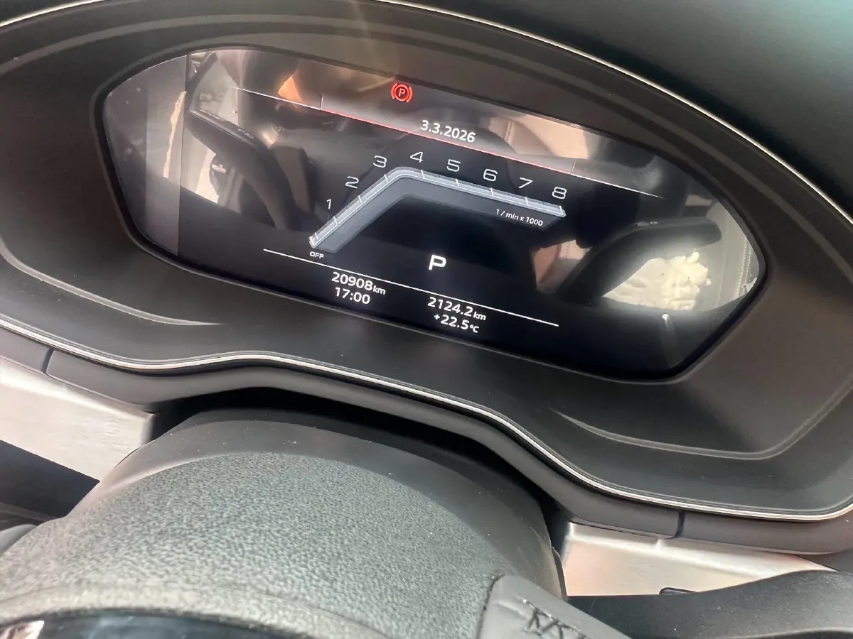 2022 Audi A4L 2.0T 190HP L4 7DCT,autocango,china used car exporter,china ev exporter,chinese used car exporter,chinese used ev exporter