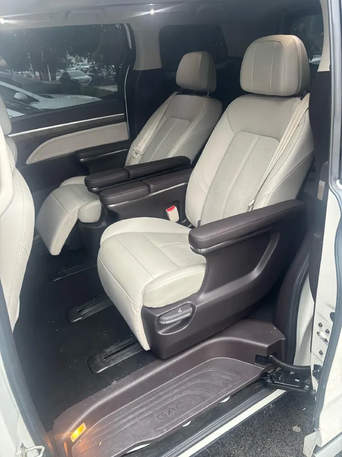 2021 GAC Trumpchi M8 2.0T 252HP L4 8AT,autocango,china used car exporter,china ev exporter,chinese used car exporter,chinese used ev exporter