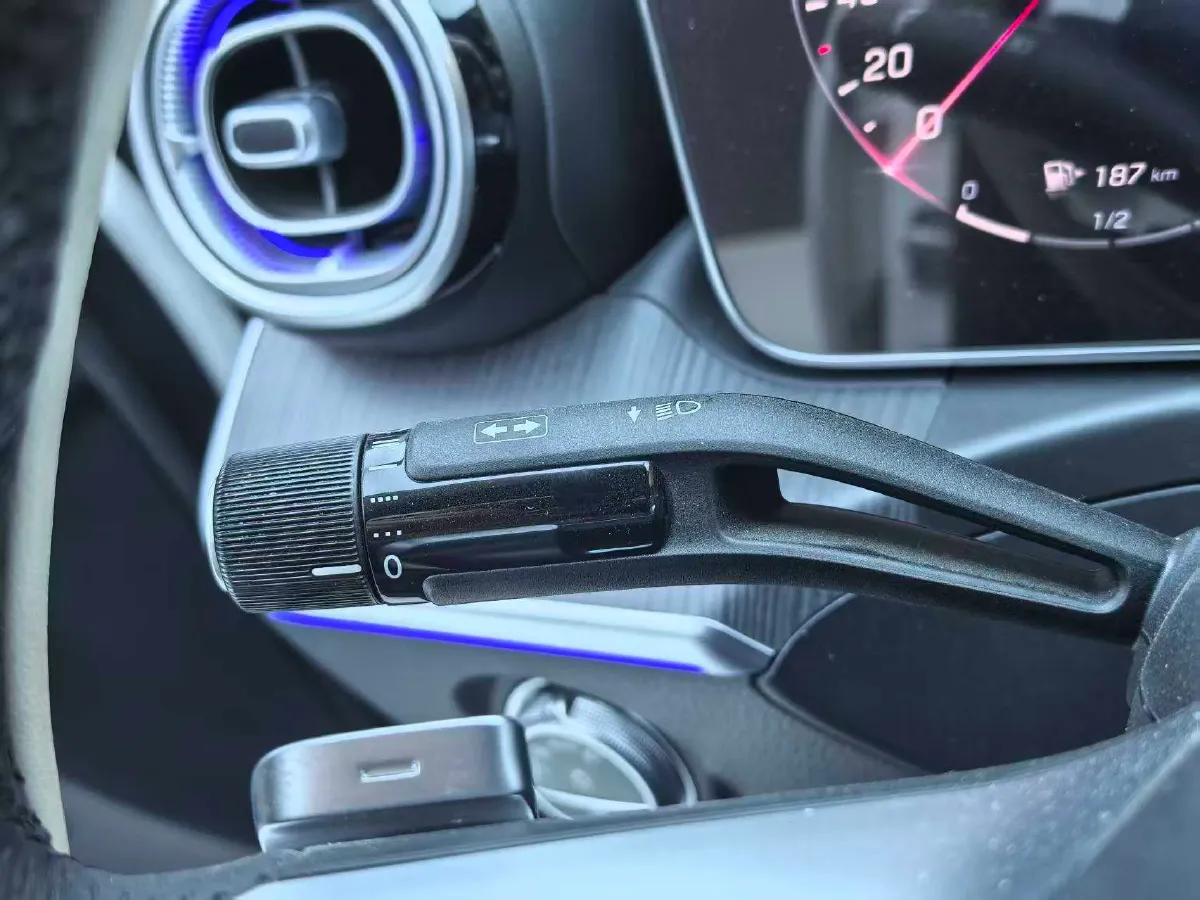 2023 Mercedes-Benz C Class 1.5T 204HP L4 9AT,autocango,china used car exporter,china ev exporter,chinese used car exporter,chinese used ev exporter