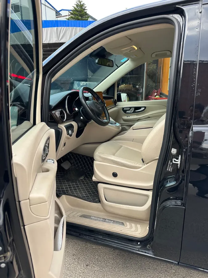 2021 Mercedes-Benz V Class 2.0T 211HP L4 9AT,autocango,china used car exporter,china ev exporter,chinese used car exporter,chinese used ev exporter