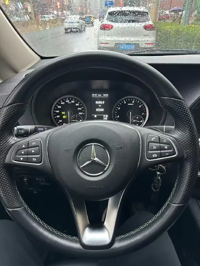2021 Mercedes-Benz Vito 2.0T 211HP L4 9AT,autocango,china used car exporter,china ev exporter,chinese used car exporter,chinese used ev exporter