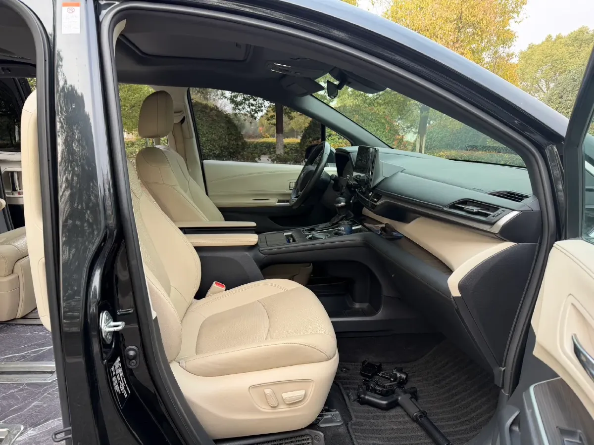 2022 Toyota Granvia 2.5L 192HP L4 E-CVT Hybrid,autocango,china used car exporter,china ev exporter,chinese used car exporter,chinese used ev exporter