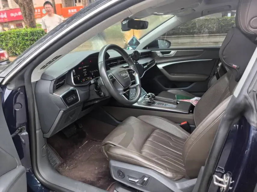 2022 Audi A7L 3.0T 340HP V6 7DCT,autocango,china used car exporter,china ev exporter,chinese used car exporter,chinese used ev exporter