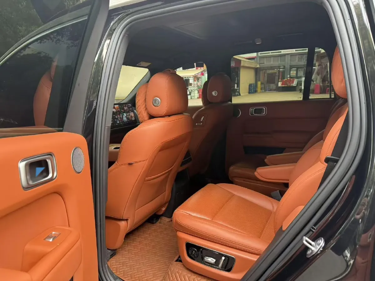 2023 Li L8 Range Extended 154HP REEV 40.9KWH,autocango,china used car exporter,china ev exporter,chinese used car exporter,chinese used ev exporter