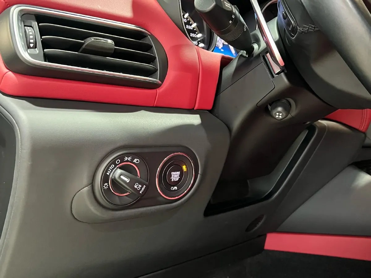 2019 Maserati Levante 3.0T 350HP V6 8AT,autocango,china used car exporter,china ev exporter,chinese used car exporter,chinese used ev exporter