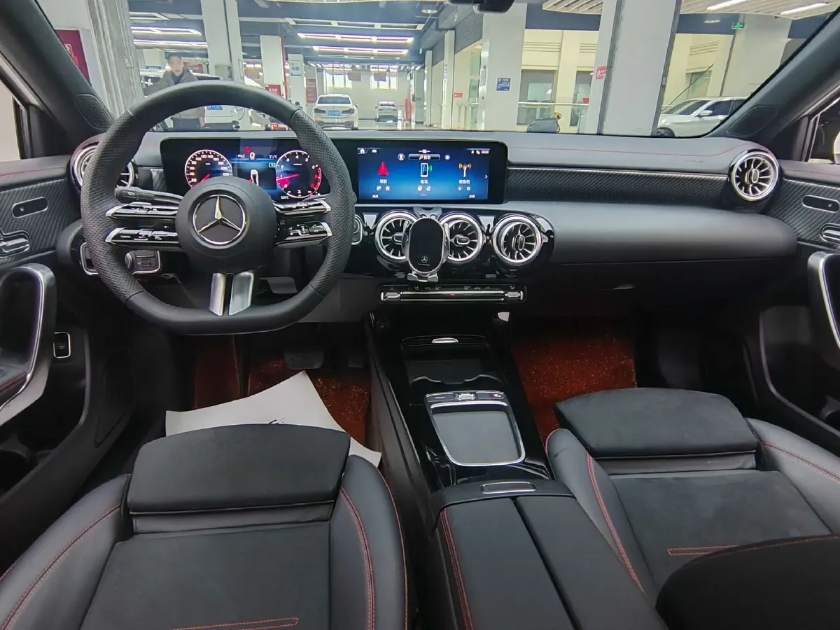 2024 Mercedes-Benz A Class 1.3T 163HP L4 7DCT,autocango,china used car exporter,china ev exporter,chinese used car exporter,chinese used ev exporter