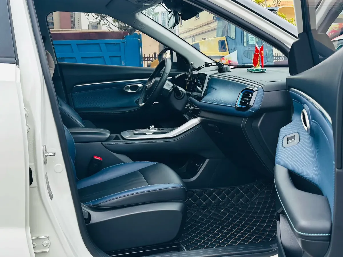 2023 GAC Trumpchi GS3 1.5T 177HP L4 7DCT,autocango,china used car exporter,china ev exporter,chinese used car exporter,chinese used ev exporter