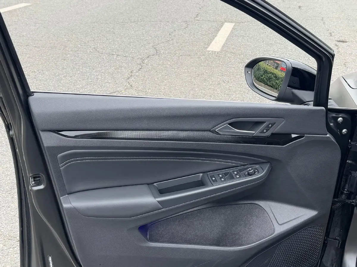 2023 Volkswagen Golf 1.4T 150HP L4 7DCT,autocango,china used car exporter,china ev exporter,chinese used car exporter,chinese used ev exporter