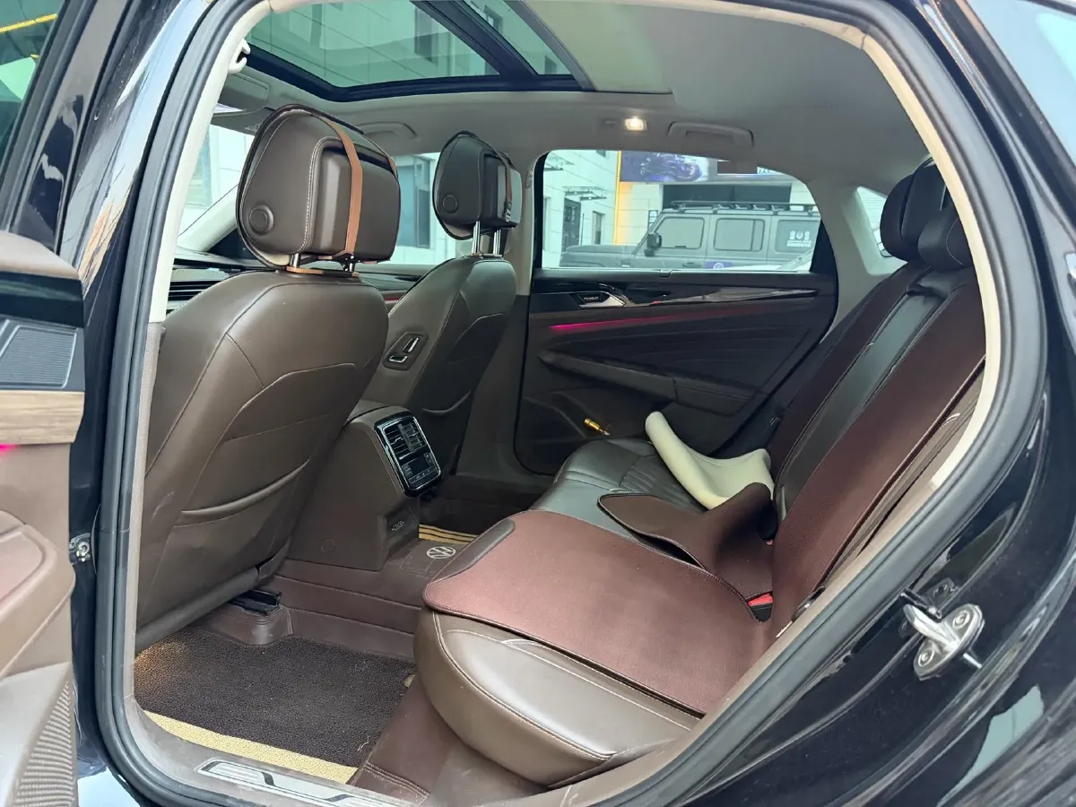 2019 Volvo V40 1.5T 152HP L4 6AT,autocango,china used car exporter,china ev exporter,chinese used car exporter,chinese used ev exporter