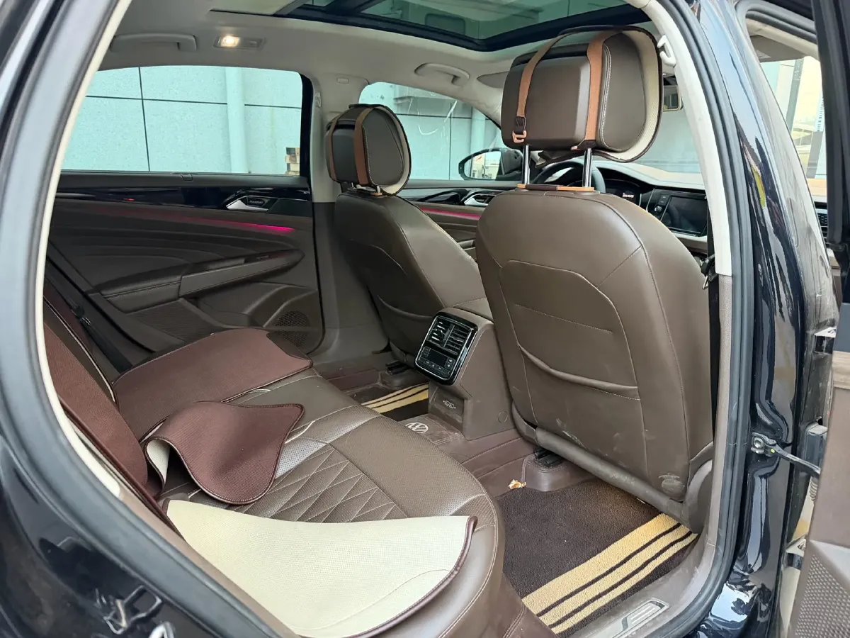 2019 Volvo V40 1.5T 152HP L4 6AT,autocango,china used car exporter,china ev exporter,chinese used car exporter,chinese used ev exporter