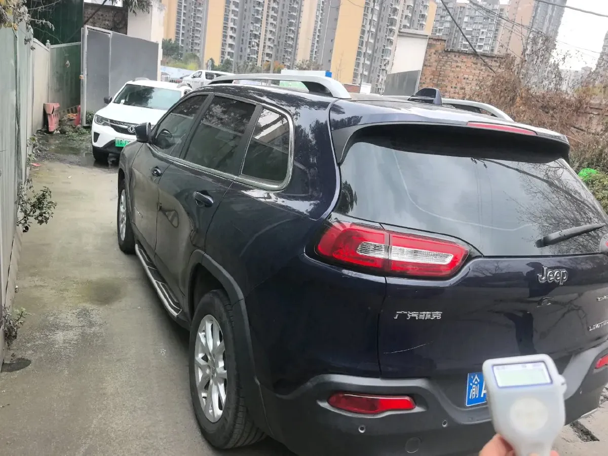 2017 Jeep Cherokee 2.4L 175HP L4 9AT,autocango,china used car exporter,china ev exporter,chinese used car exporter,chinese used ev exporter