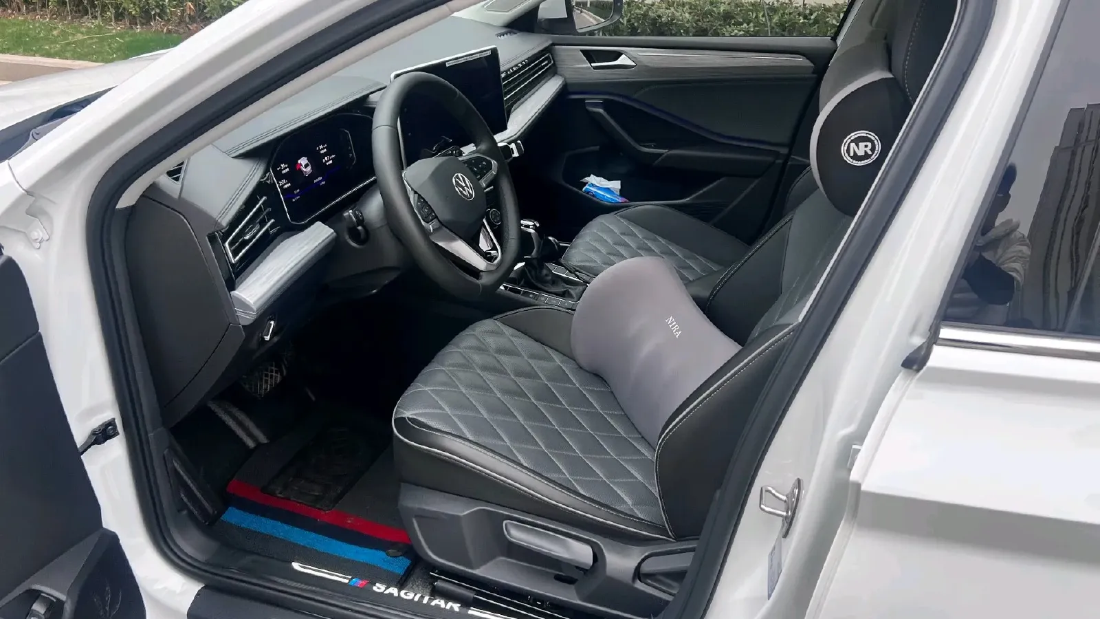 2025 Volkswagen Sagitar 1.5T 160HP L4 7DCT,autocango,china used car exporter,china ev exporter,chinese used car exporter,chinese used ev exporter