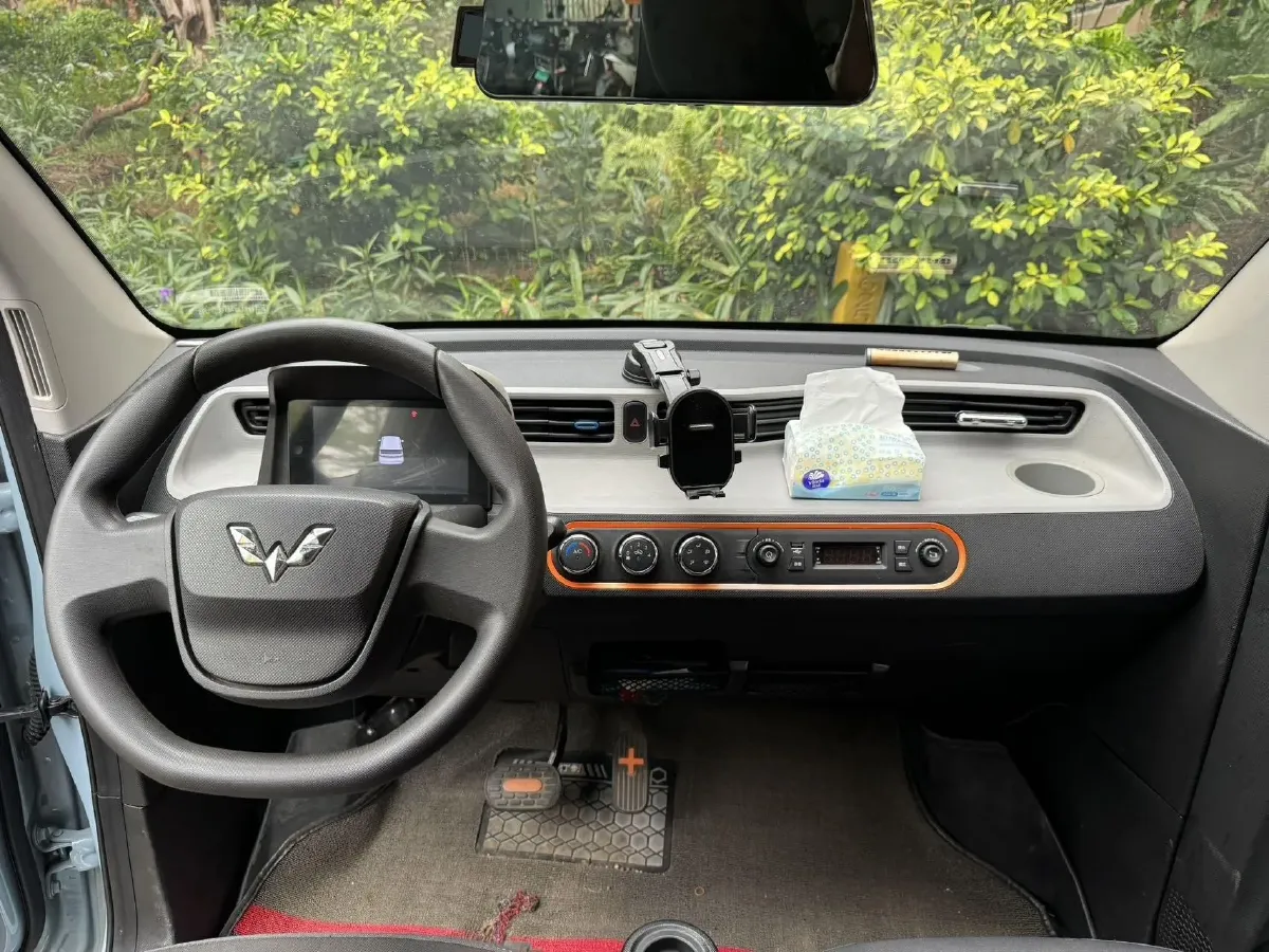 2020 WuLing HongGuang MINI EV BEV 13.8KWH,autocango,china used car exporter,china ev exporter,chinese used car exporter,chinese used ev exporter