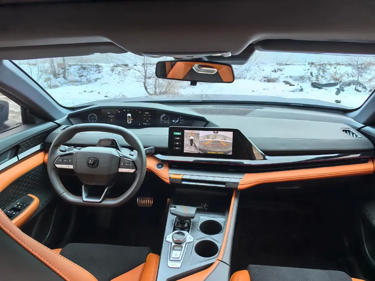 2023 ChangAn UNI-V 1.5T 188HP L4 7DCT,autocango,china used car exporter,china ev exporter,chinese used car exporter,chinese used ev exporter