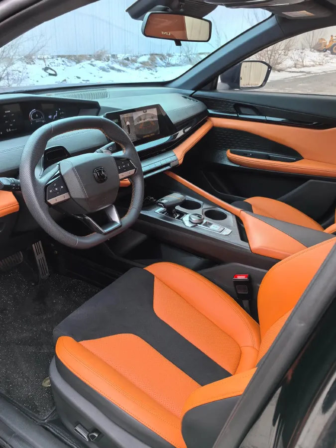 2023 ChangAn UNI-V 1.5T 188HP L4 7DCT,autocango,china used car exporter,china ev exporter,chinese used car exporter,chinese used ev exporter