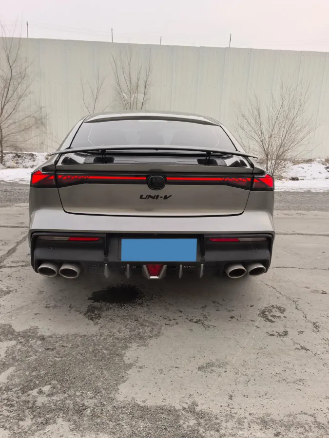 2023 ChangAn UNI-V 1.5T 188HP L4 7DCT,autocango,china used car exporter,china ev exporter,chinese used car exporter,chinese used ev exporter