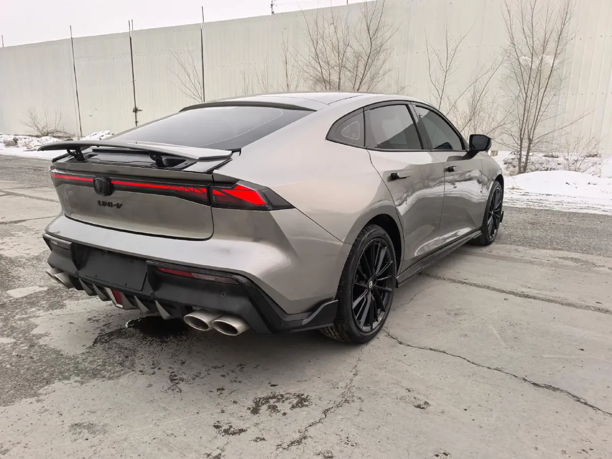 2023 ChangAn UNI-V 1.5T 188HP L4 7DCT,autocango,china used car exporter,china ev exporter,chinese used car exporter,chinese used ev exporter