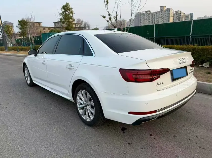 2019 Audi A4L 2.0T 190HP L4 7DCT,autocango,china used car exporter,china ev exporter,chinese used car exporter,chinese used ev exporter