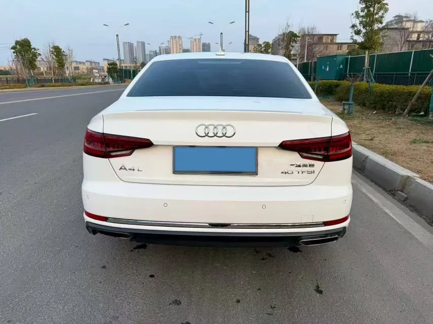 2019 Audi A4L 2.0T 190HP L4 7DCT,autocango,china used car exporter,china ev exporter,chinese used car exporter,chinese used ev exporter