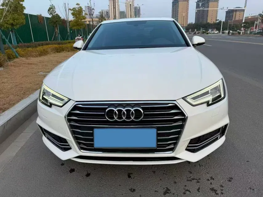 2019 Audi A4L 2.0T 190HP L4 7DCT,autocango,china used car exporter,china ev exporter,chinese used car exporter,chinese used ev exporter