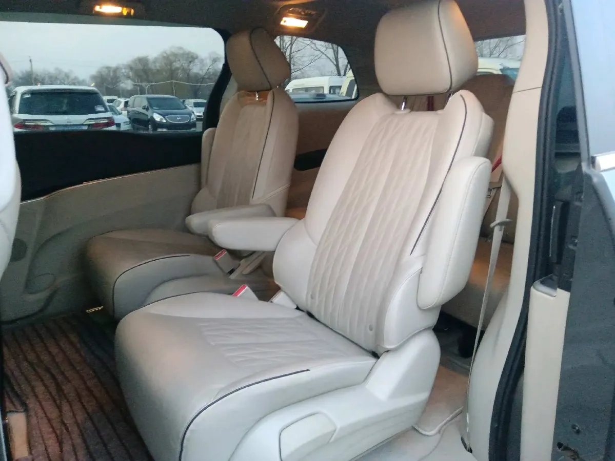 2021 Buick GL8 2.0T 237HP L4 9AT,autocango,china used car exporter,china ev exporter,chinese used car exporter,chinese used ev exporter