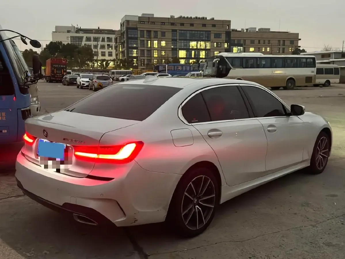 2022 BMW 3 Series 2.0T 156HP L4 8AT,autocango,china used car exporter,china ev exporter,chinese used car exporter,chinese used ev exporter