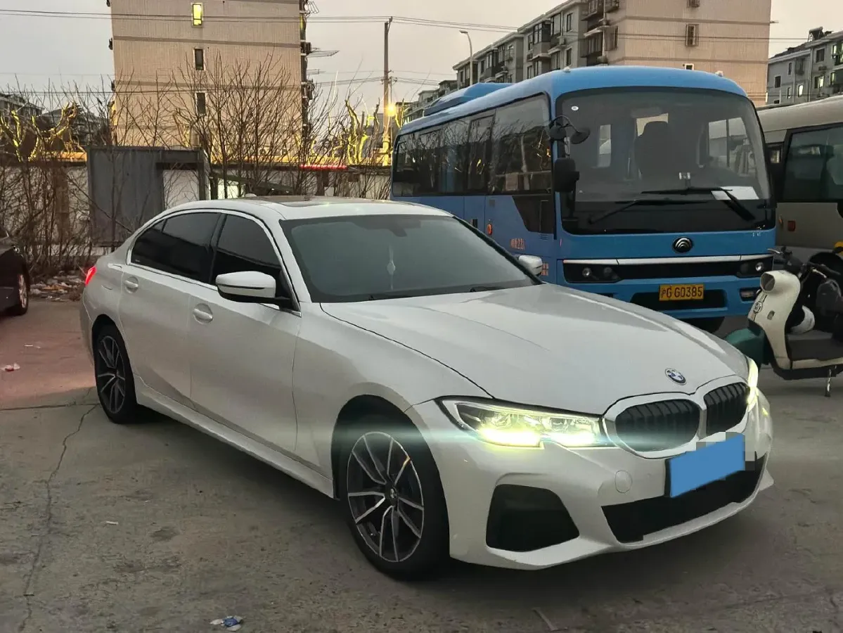 2022 BMW 3 Series 2.0T 156HP L4 8AT,autocango,china used car exporter,china ev exporter,chinese used car exporter,chinese used ev exporter