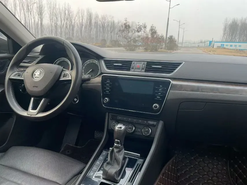 2018 Skoda Kodiak 1.8T 180HP L4 7DCT,autocango,china used car exporter,china ev exporter,chinese used car exporter,chinese used ev exporter