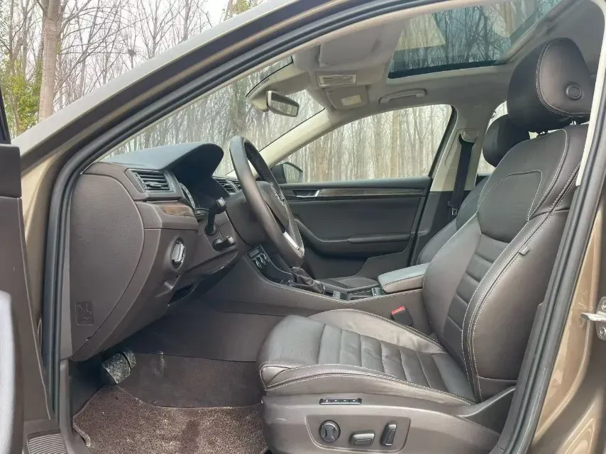 2018 Skoda Kodiak 1.8T 180HP L4 7DCT,autocango,china used car exporter,china ev exporter,chinese used car exporter,chinese used ev exporter