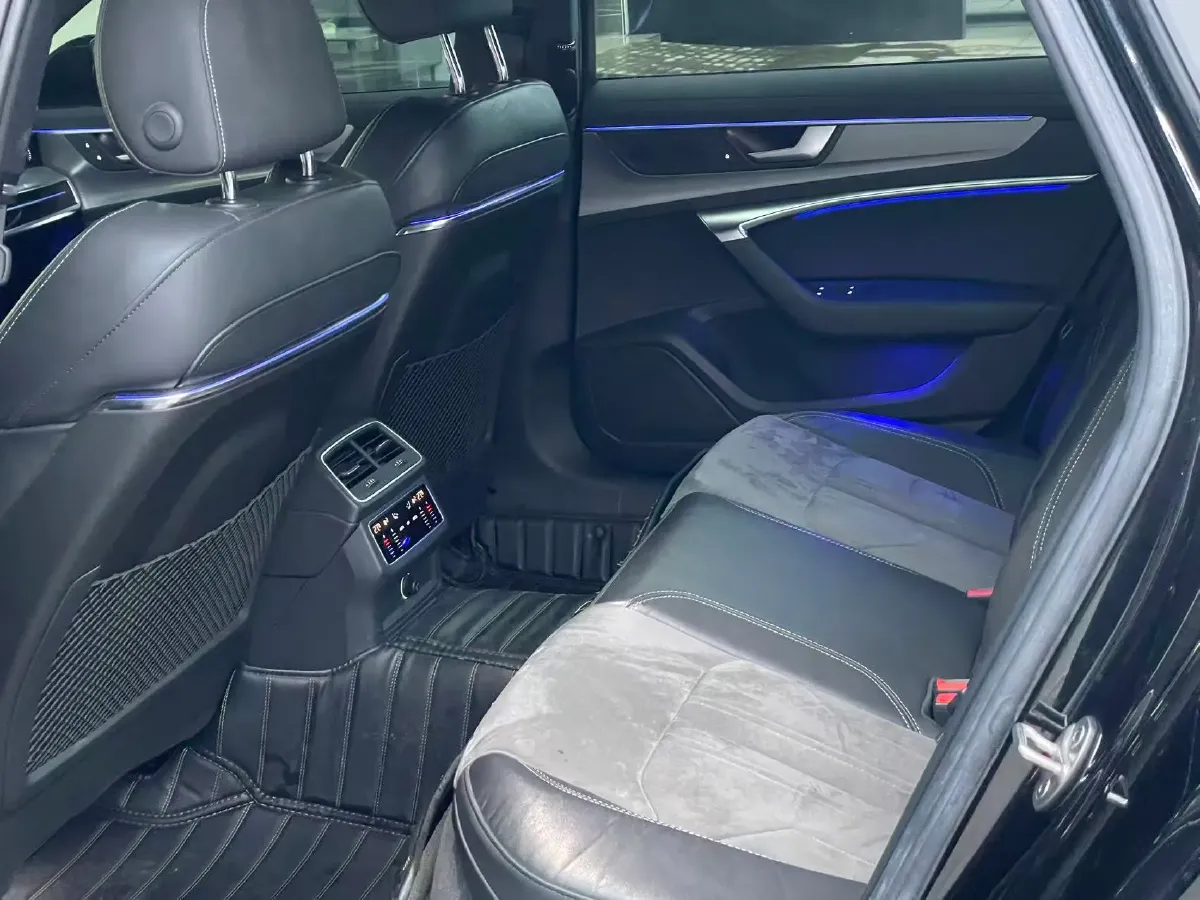 2021 Audi A6L 2.0T 224HP L4 7DCT,autocango,china used car exporter,china ev exporter,chinese used car exporter,chinese used ev exporter