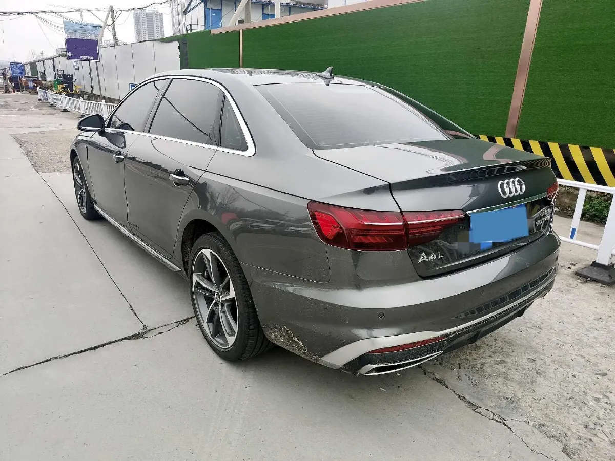 2022 Audi A4L 2.0T 190HP L4 7DCT,autocango,china used car exporter,china ev exporter,chinese used car exporter,chinese used ev exporter