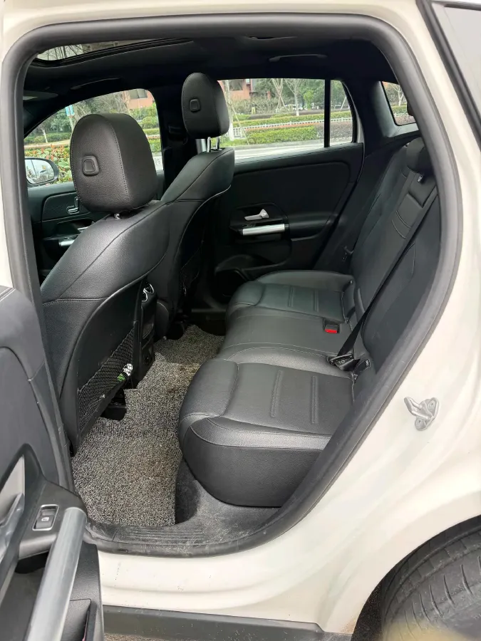 2022 Mercedes-Benz GLA Class 1.3T 136HP L4 7DCT,autocango,china used car exporter,china ev exporter,chinese used car exporter,chinese used ev exporter