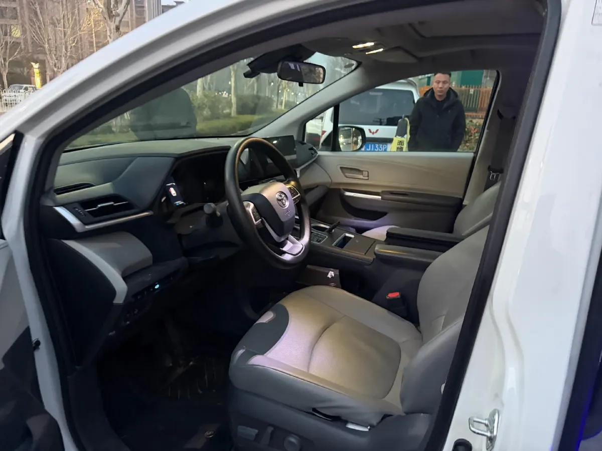 2024 Toyota Granvia 2.5L 189HP L4 E-CVT Hybrid,autocango,china used car exporter,china ev exporter,chinese used car exporter,chinese used ev exporter