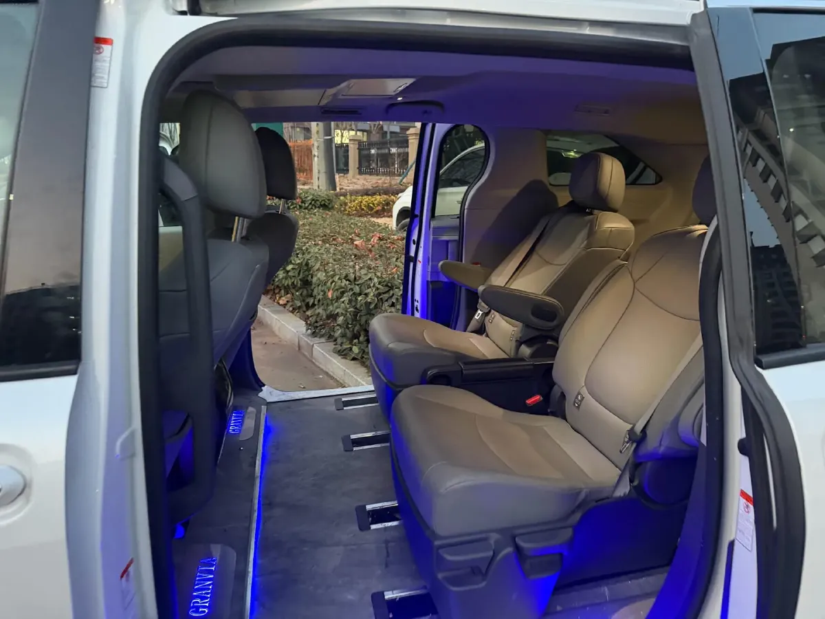 2024 Toyota Granvia 2.5L 189HP L4 E-CVT Hybrid,autocango,china used car exporter,china ev exporter,chinese used car exporter,chinese used ev exporter