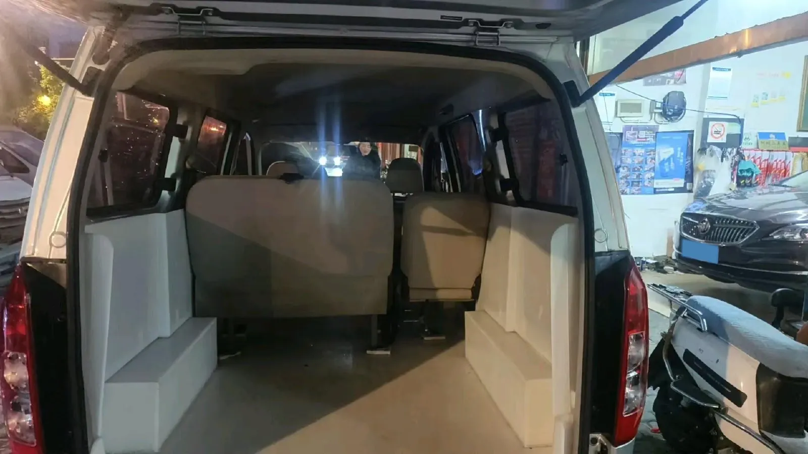 2019 WuLing HongGuang V 1.5L 99HP L4 6MT,autocango,china used car exporter,china ev exporter,chinese used car exporter,chinese used ev exporter