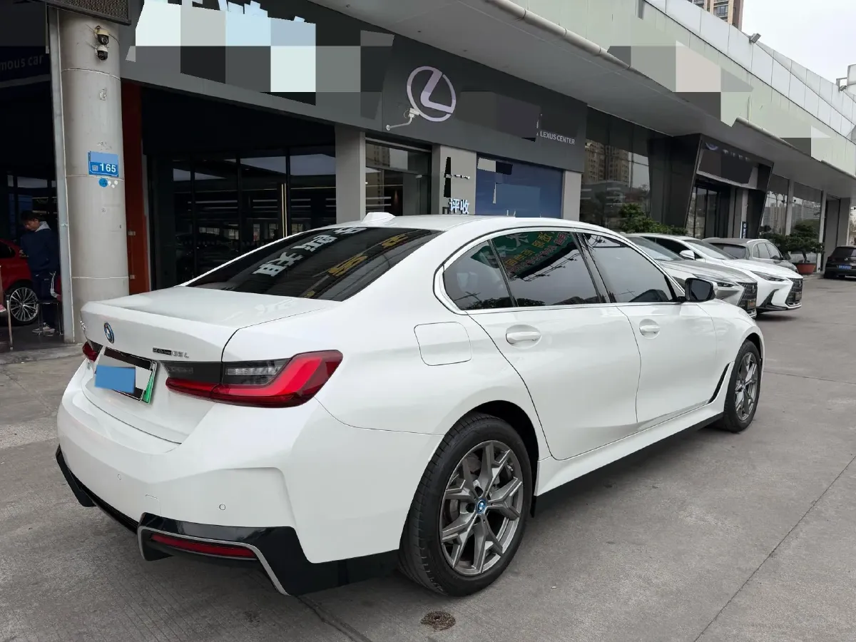 2024 BMW i3 BEV 70KWH,autocango,china used car exporter,china ev exporter,chinese used car exporter,chinese used ev exporter