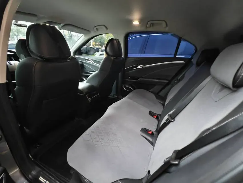 2022 Ford Focus 1.5T 177HP L4 6AT,autocango,china used car exporter,china ev exporter,chinese used car exporter,chinese used ev exporter