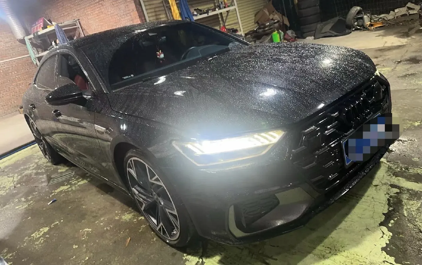 2024 Audi A7L 2.0T 245HP L4 7DCT,autocango,china used car exporter,china ev exporter,chinese used car exporter,chinese used ev exporter