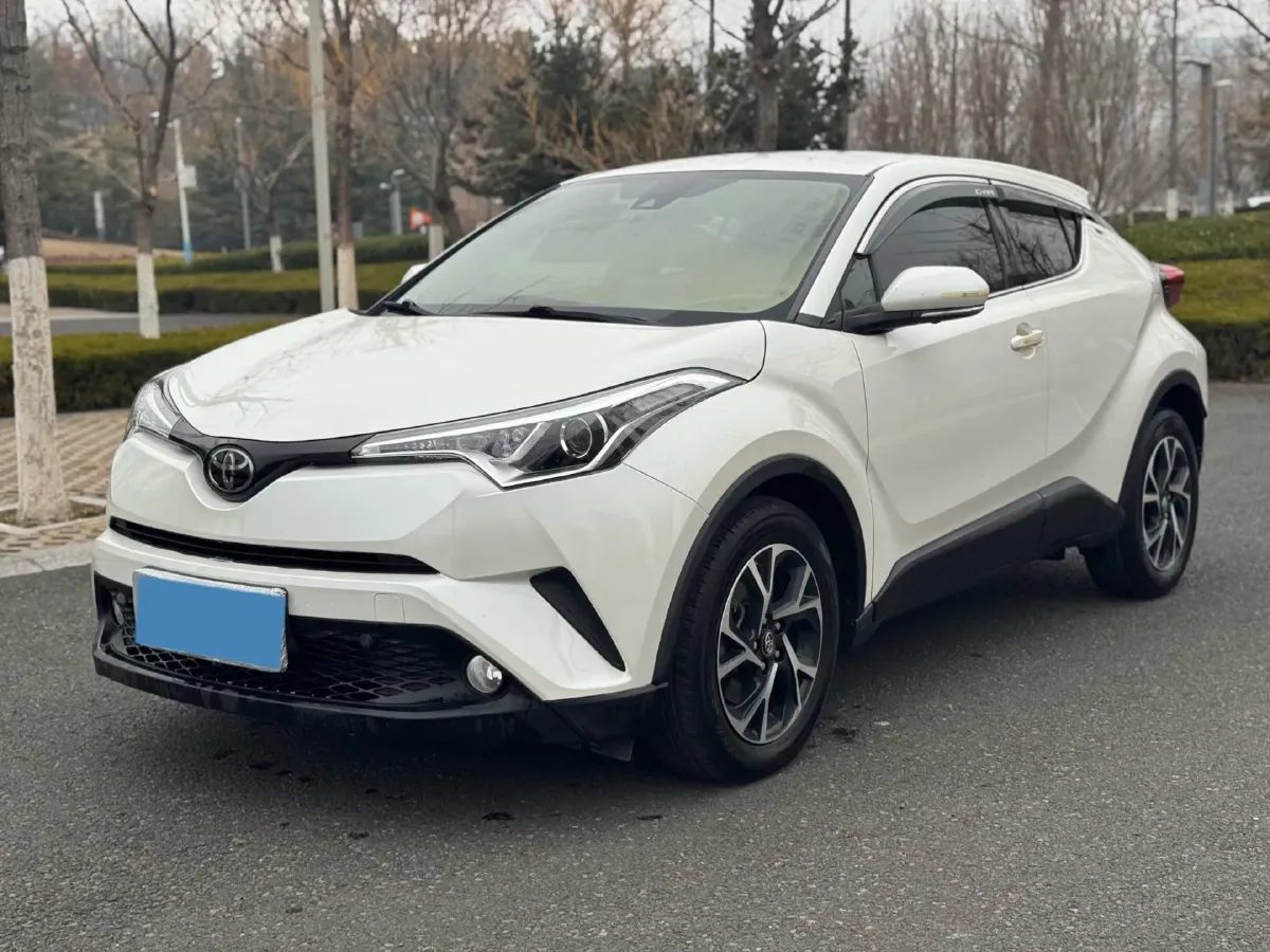 2018 Toyota C-HR 2.0L 171HP L4 CVT,autocango,china used car exporter,china ev exporter,chinese used car exporter,chinese used ev exporter