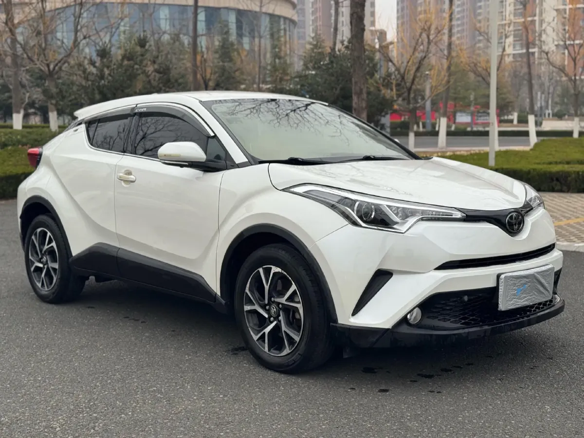 2018 Toyota C-HR 2.0L 171HP L4 CVT,autocango,china used car exporter,china ev exporter,chinese used car exporter,chinese used ev exporter