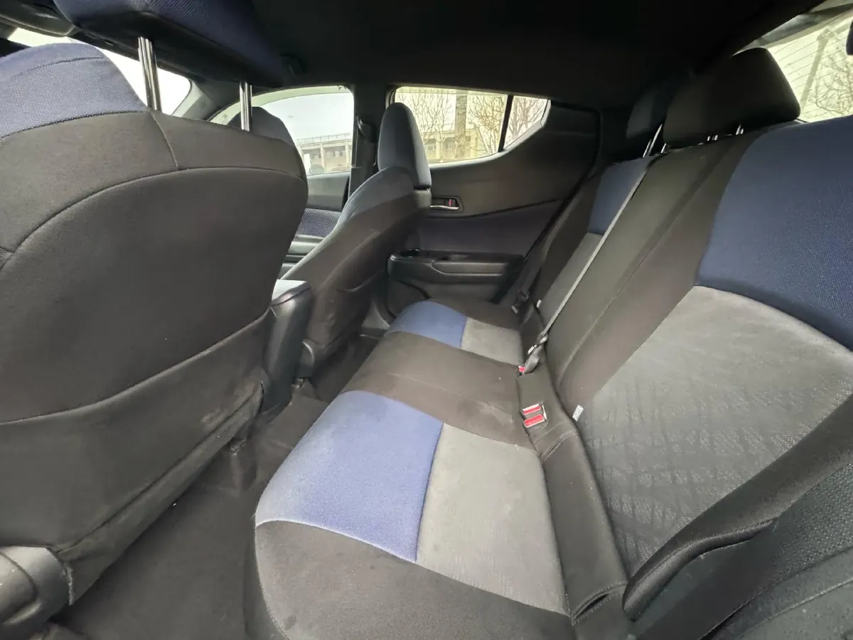 2018 Toyota C-HR 2.0L 171HP L4 CVT,autocango,china used car exporter,china ev exporter,chinese used car exporter,chinese used ev exporter