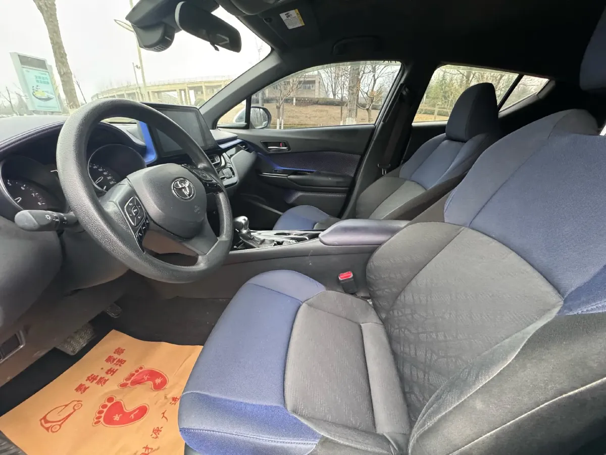 2018 Toyota C-HR 2.0L 171HP L4 CVT,autocango,china used car exporter,china ev exporter,chinese used car exporter,chinese used ev exporter