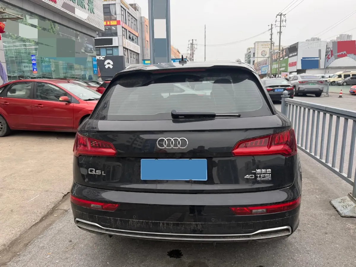 2020 Audi Q5L 2.0T 190HP L4 7DCT,autocango,china used car exporter,china ev exporter,chinese used car exporter,chinese used ev exporter