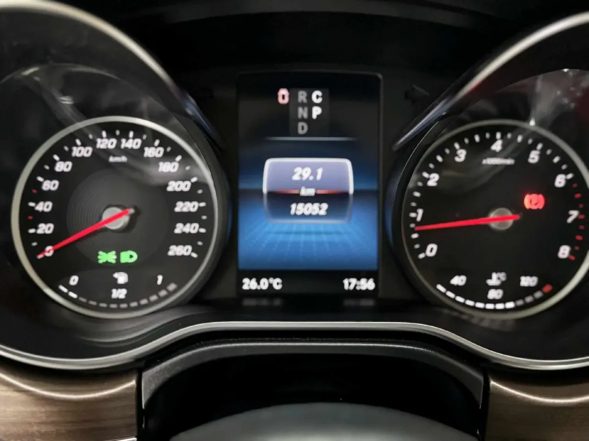 2022 Mercedes-Benz V Class 2.0T 211HP L4 9AT,autocango,china used car exporter,china ev exporter,chinese used car exporter,chinese used ev exporter