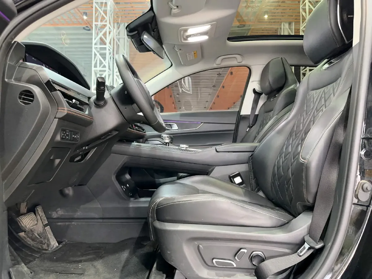 2021 ChangAn UNI-K 2.0T 233HP L4 8AT,autocango,china used car exporter,china ev exporter,chinese used car exporter,chinese used ev exporter