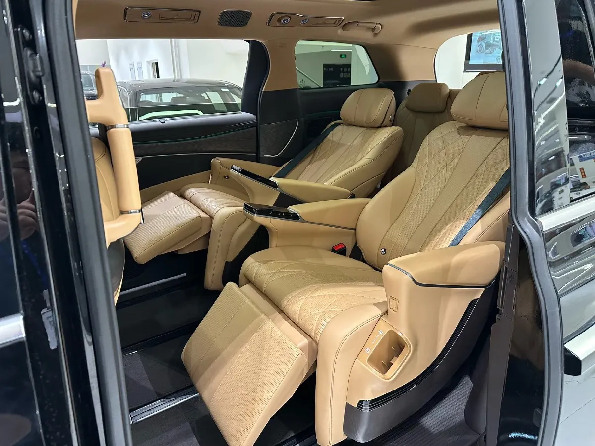 2025 Denza D9 1.5T 156HP L4 E-CVT PHEV 40KWH,autocango,china used car exporter,china ev exporter,chinese used car exporter,chinese used ev exporter