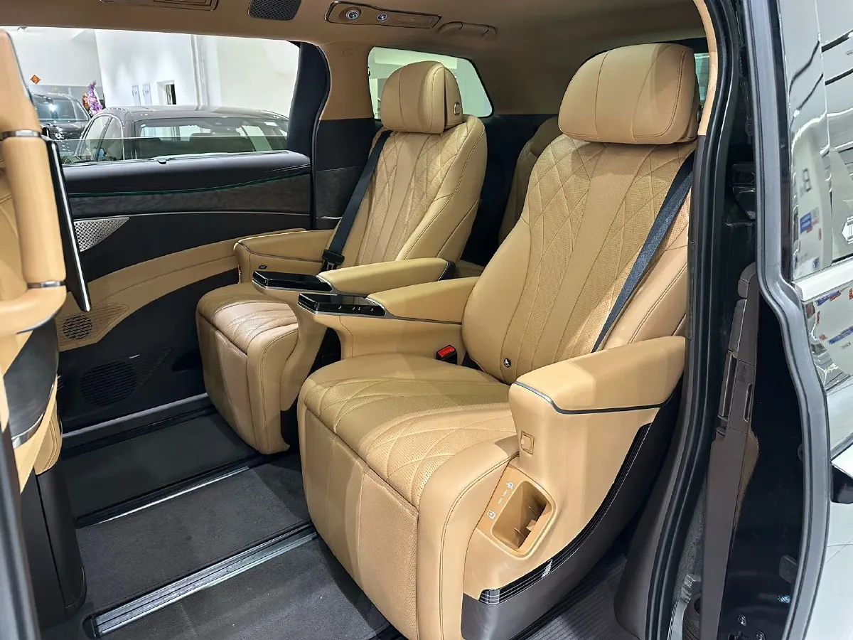 2025 Denza D9 1.5T 156HP L4 E-CVT PHEV 40KWH,autocango,china used car exporter,china ev exporter,chinese used car exporter,chinese used ev exporter